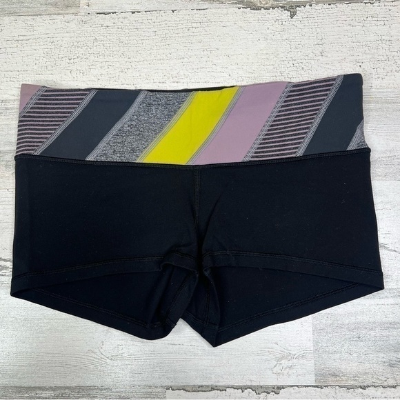 Lululemon Size 6 Womens Reversible Retro Boogie Biker Athleisure Shorts - Picture 3 of 15